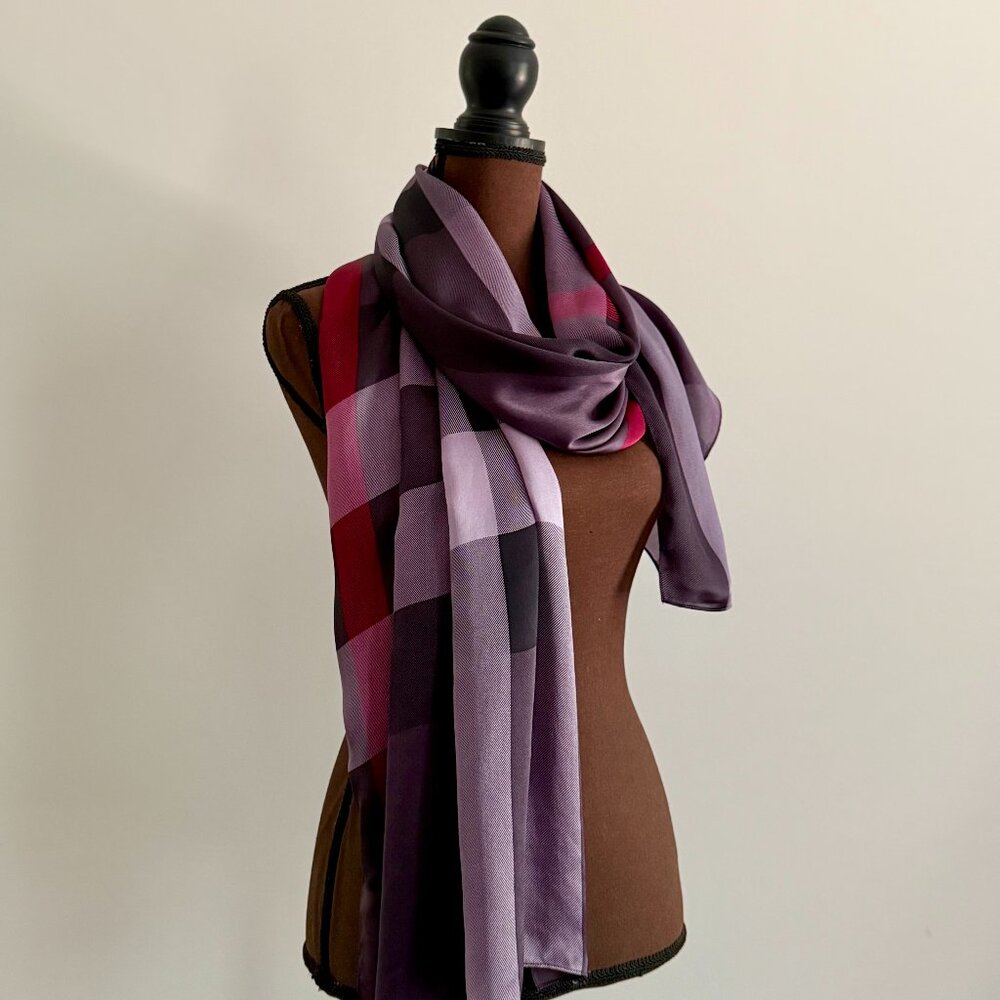 New Burberry Check Print Purple Satin Silk Scarf - Picture 11 of 15